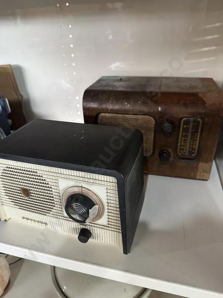 2 radios Image 1++