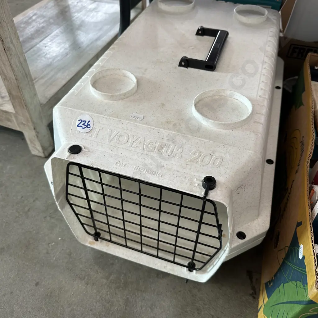 Pet carrier. Image 1++
