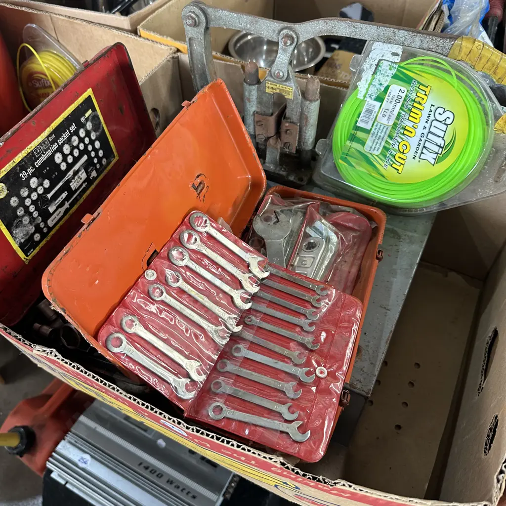 Toolbox, sockets, trimmer line etc. Image 1++