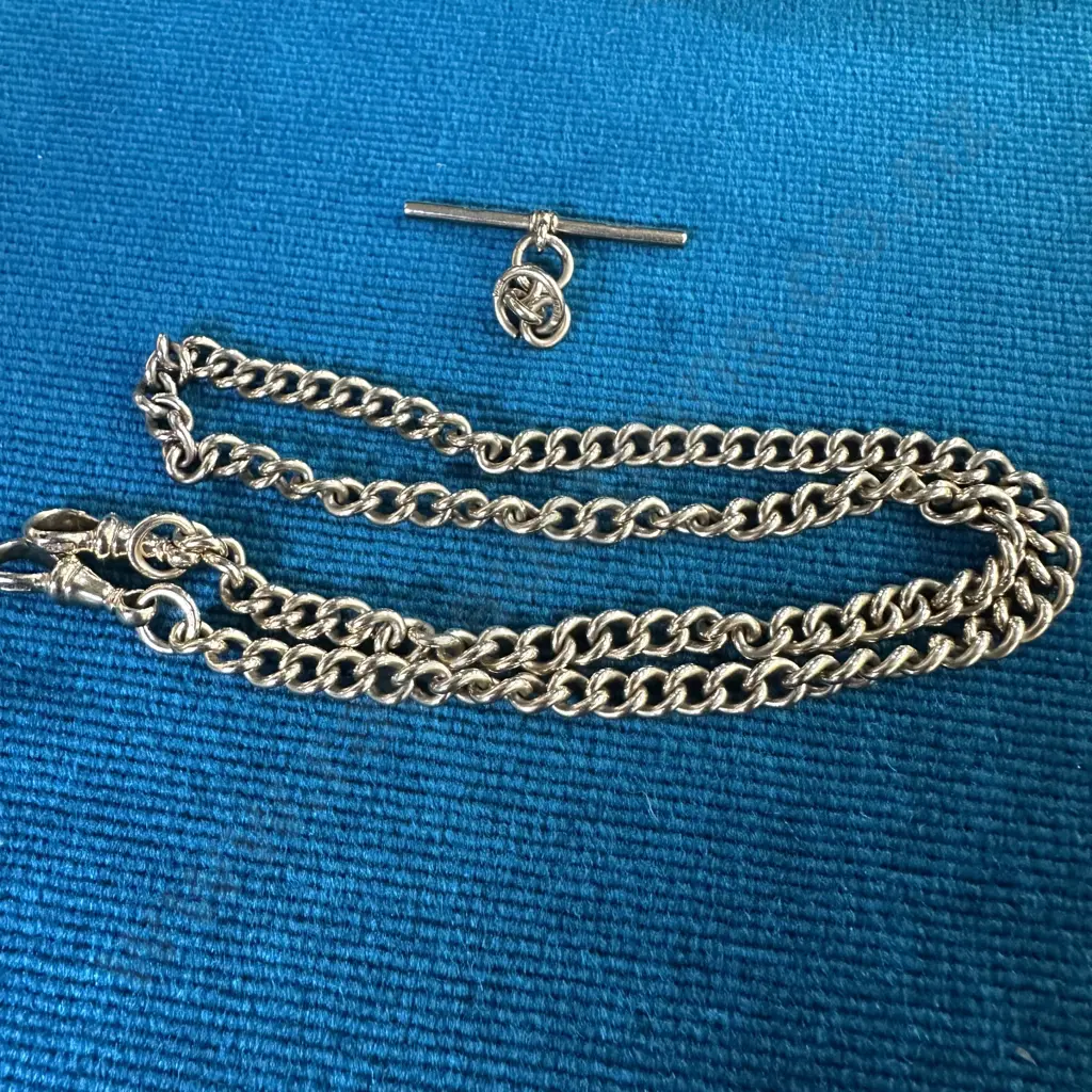 9ct Gold Fob with 48cm Chain (40.44g)  Hall marked & stamped D&K, 30 years old. Image 1++