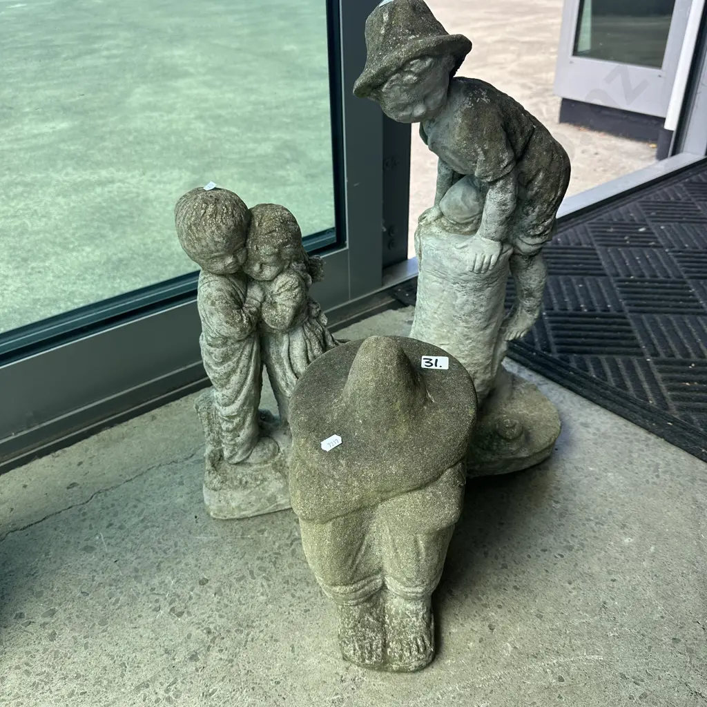 3 smaller concrete garden statues Image 1++