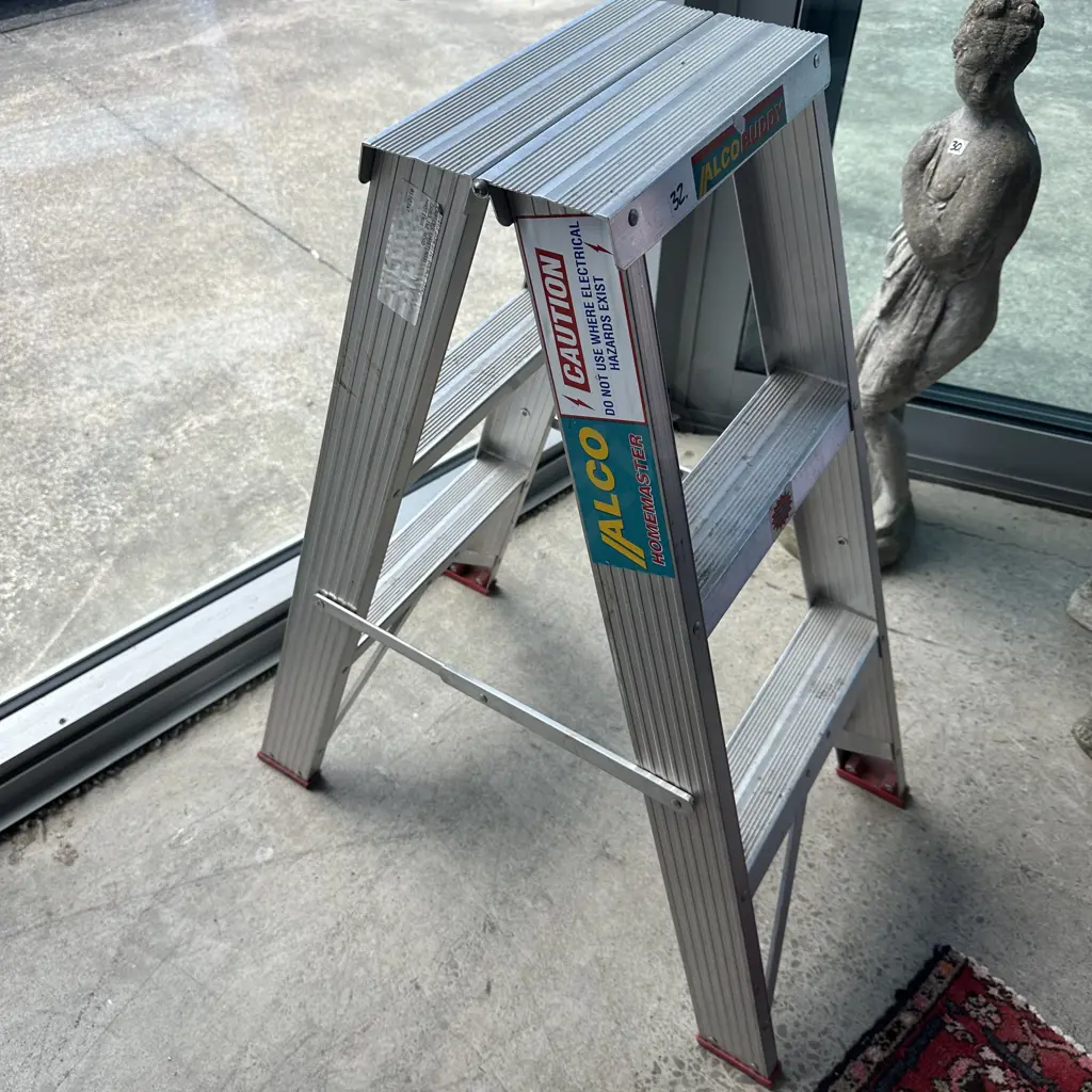 excellent condition Alco Buddy steps Image 1++