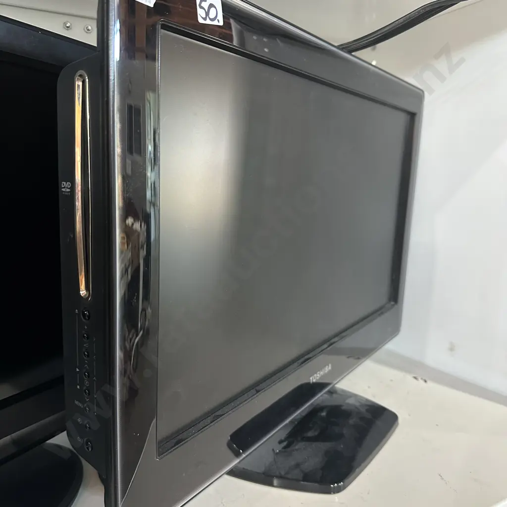 Toshiba TV with built in DVD (no remote) Image 1++