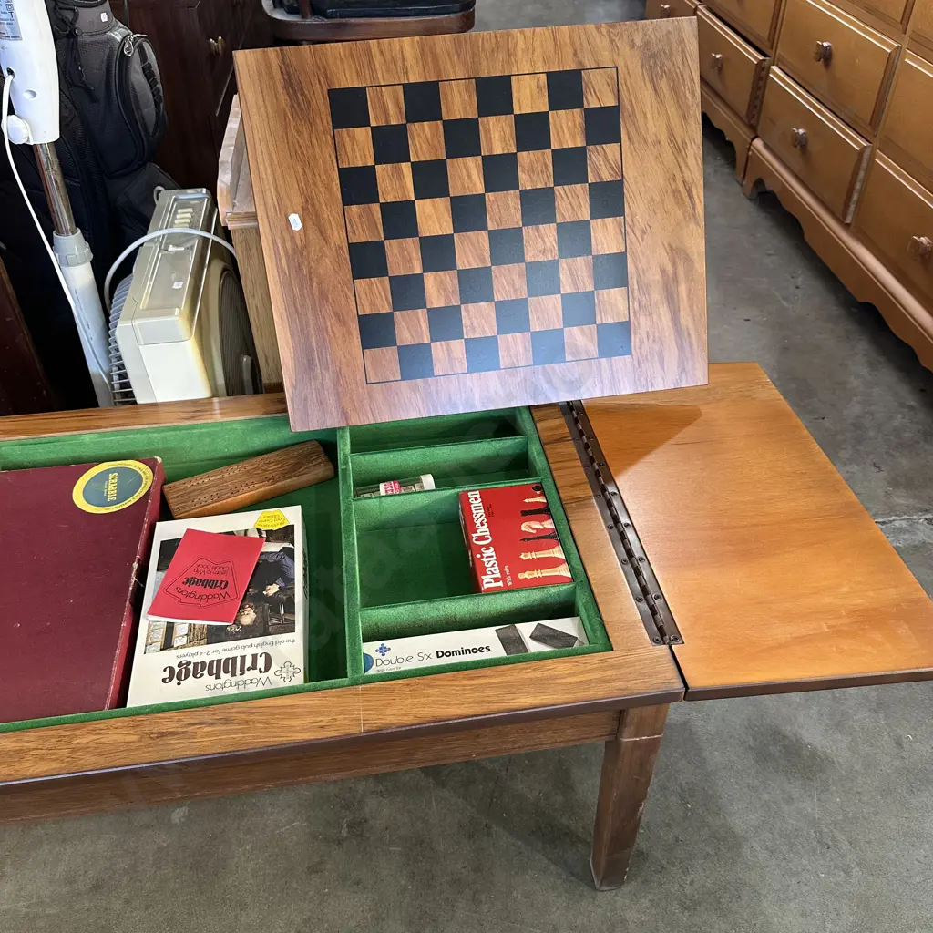 folding games table and contents Image 1++