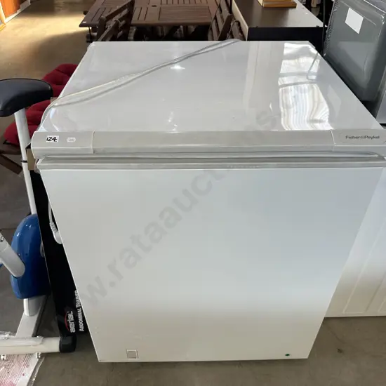 F&P chest freezer - tidy
