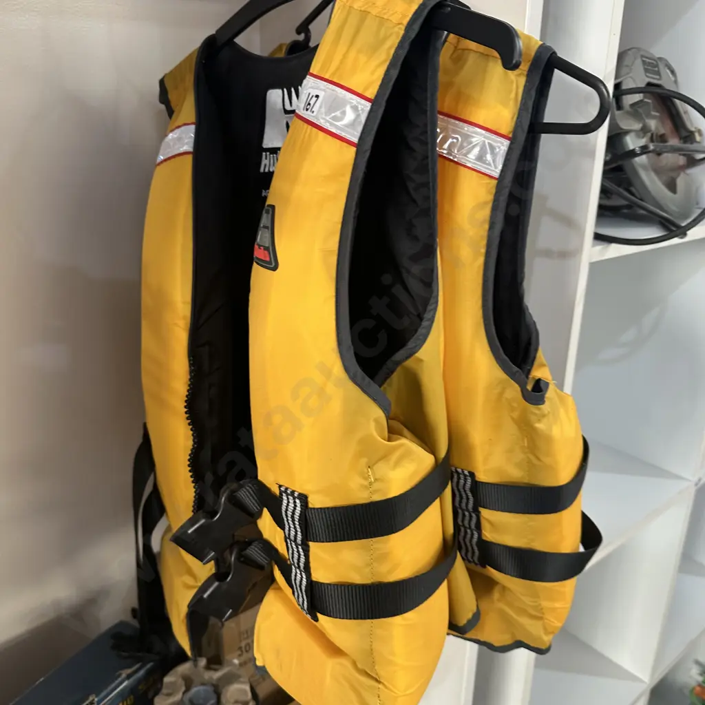 2 life jackets AS & AXS Image 1++