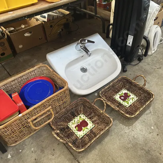 Large bay lot sink, baskets, heaters and woolrest biomag.