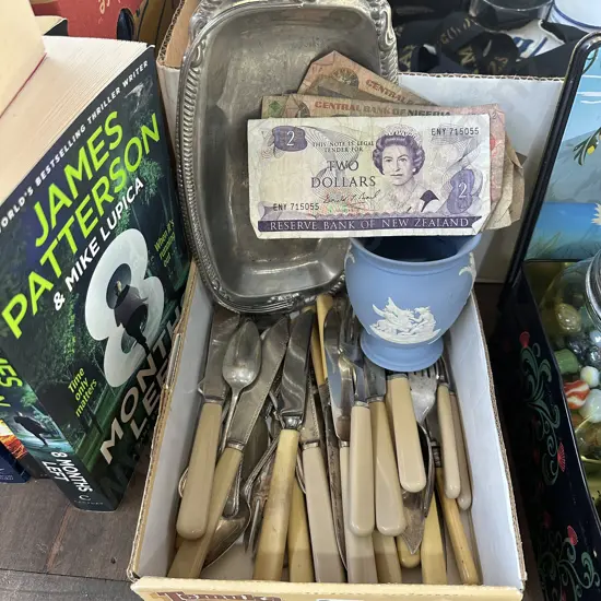 Collectable notes, wedgwood, cutlery and silver tray.