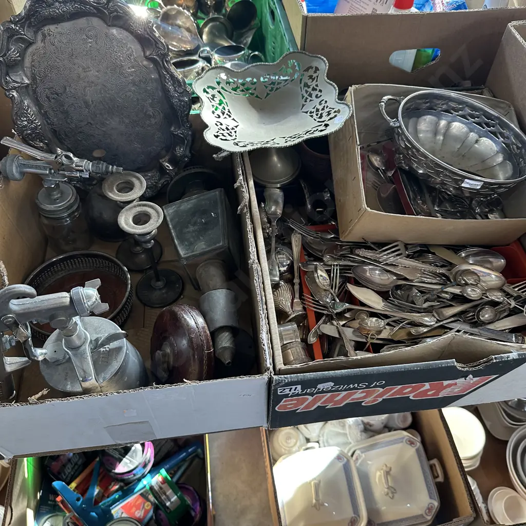 Two boxes of silverware, cutlery, paint sprayers etc. Image 1++