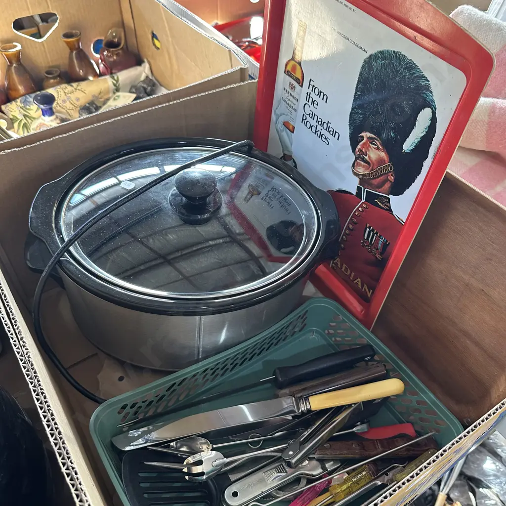 Slow cooker, whiskey tray, knives etc. Image 1++
